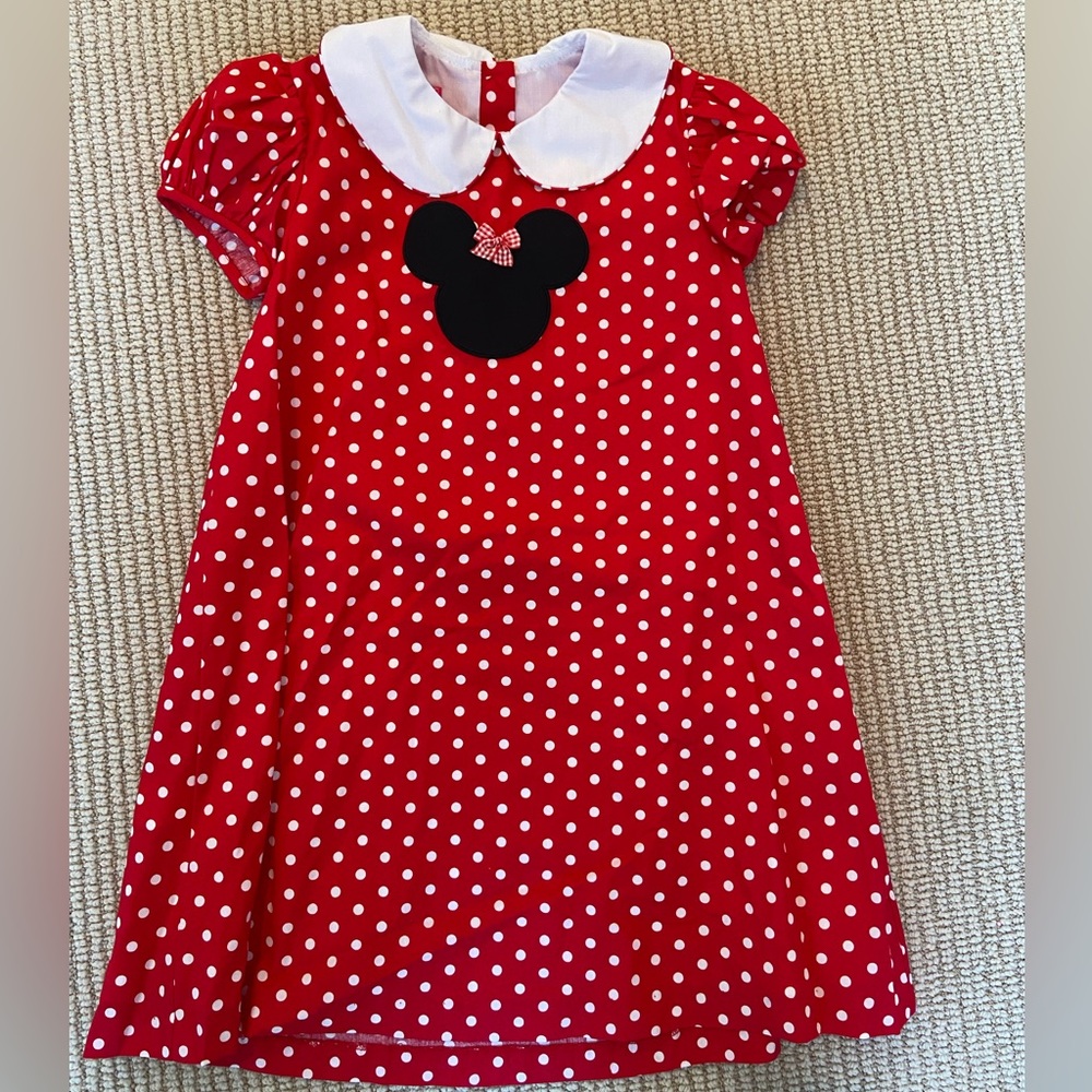 Adorable for your next Disney vacation. Worn once so like new. Size 8